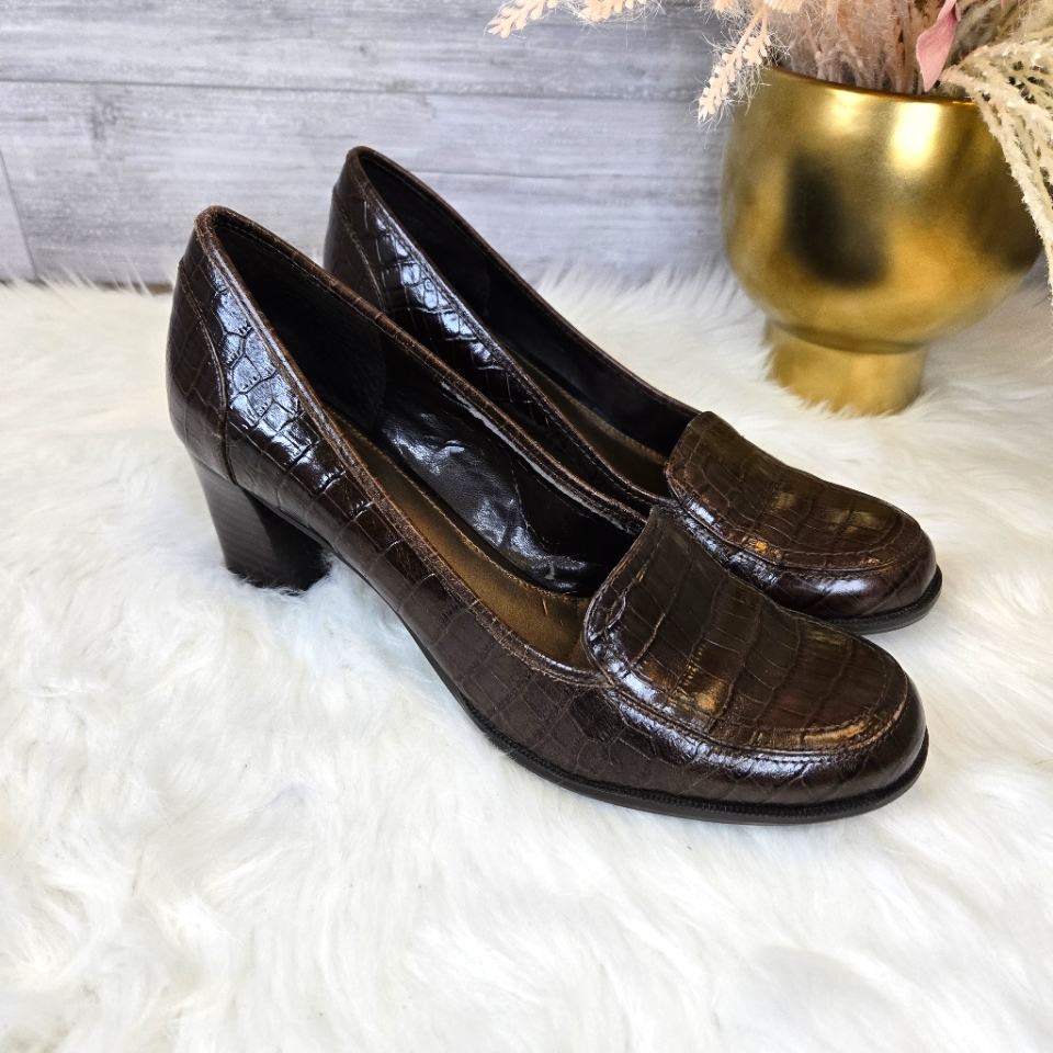 Bandolino Brown Leather Crocodile Pattern Womens Heels